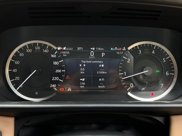 Second-hand 2023 Land Rover Discovery 2.0 Dynamic HSE for sale in New Delhi-20