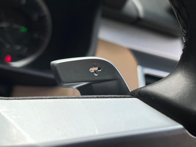 Second-hand 2023 Land Rover Discovery 2.0 Dynamic HSE for sale in New Delhi-4