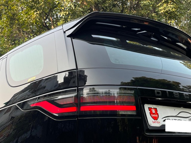 Second-hand 2023 Land Rover Discovery 2.0 Dynamic HSE for sale in New Delhi-1