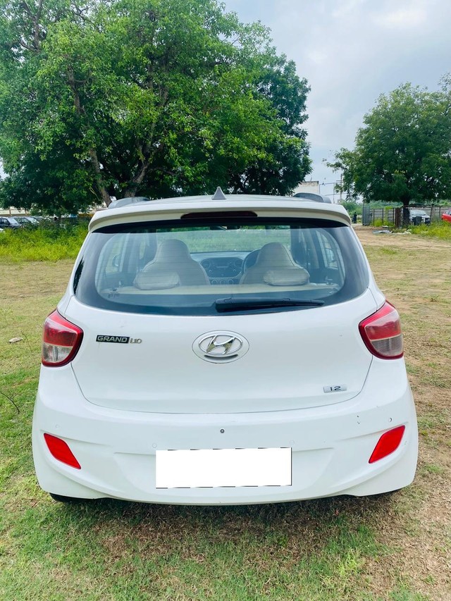Second-hand 2015 Hyundai Grand i10 Asta for sale in Ahmedabad-2