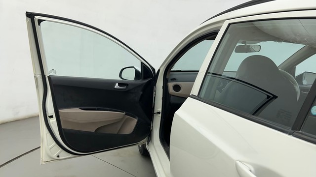 Second-hand 2016 Hyundai Grand i10 1.2 Kappa Sportz BSIV for sale in Ahmedabad-35