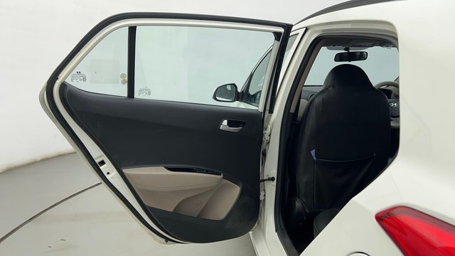 Second-hand 2016 Hyundai Grand i10 1.2 Kappa Sportz BSIV for sale in Ahmedabad-30