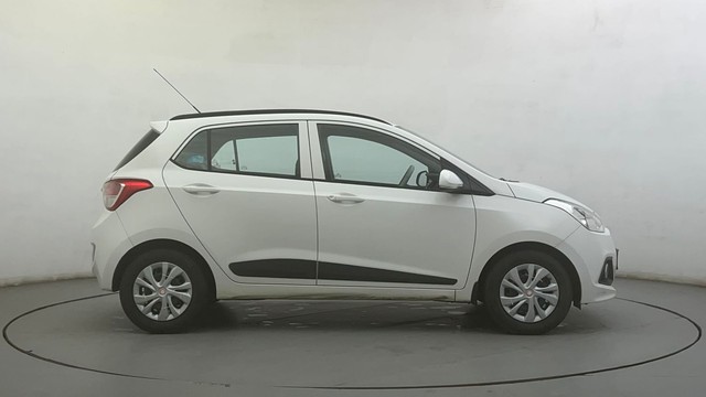Second-hand 2016 Hyundai Grand i10 1.2 Kappa Sportz BSIV for sale in Ahmedabad-2