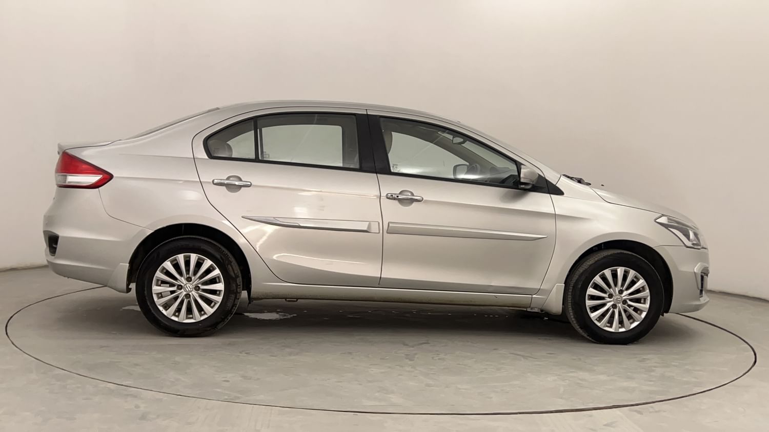 sai様 Buy Used Maruti Ciaz ZXi of 2016 model @ 5,46,000 INR in Pune