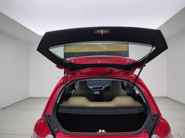 Second-hand 2018 Honda Brio VX for sale in Visakhapatnam-36