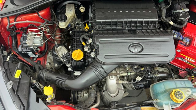 Second-hand 2022 Tata Tiago XZ CNG for sale in Chennai-23