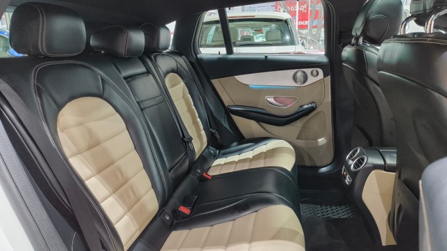 Mercedes-Benz EQC 400 4MATIC - Photo 10