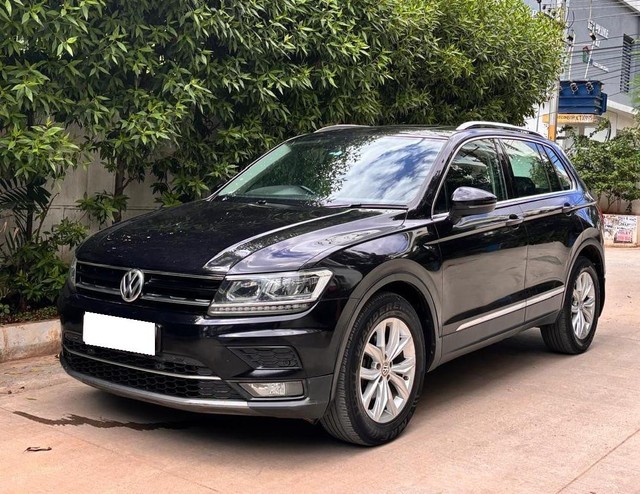 Second-hand 2017 Volkswagen Tiguan 2.0 TDI Highline for sale in Hyderabad-4