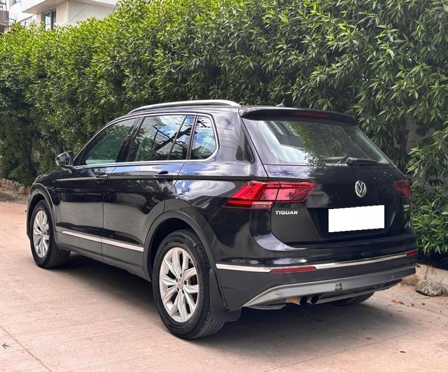 Second-hand 2017 Volkswagen Tiguan 2.0 TDI Highline for sale in Hyderabad-12