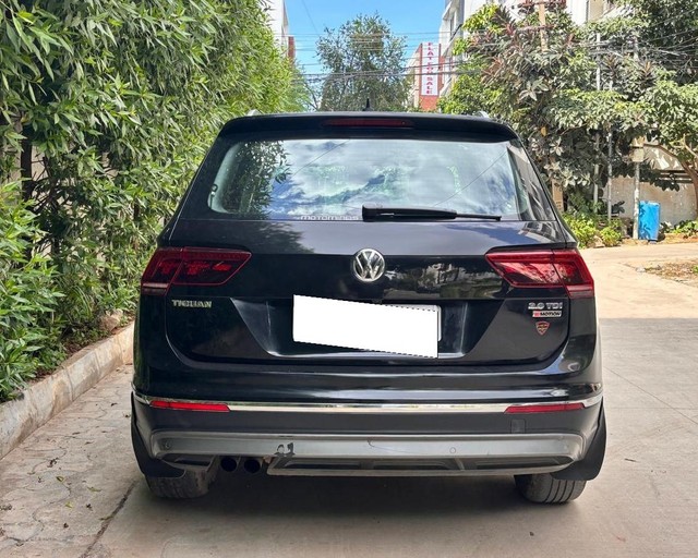 Second-hand 2017 Volkswagen Tiguan 2.0 TDI Highline for sale in Hyderabad-2