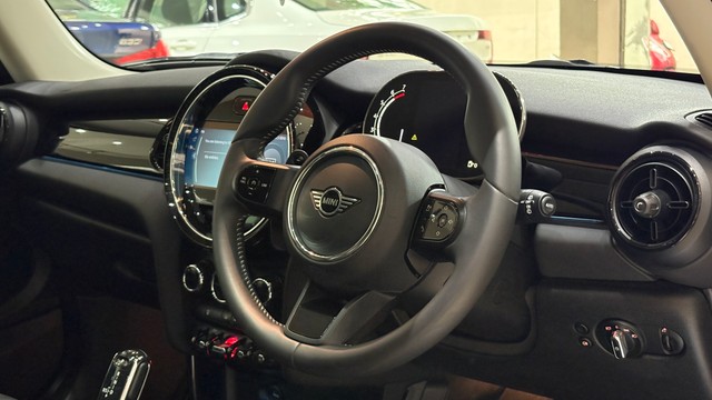 Second-hand 2023 Mini 3 DOOR Cooper S BSVI for sale in Bangalore-17