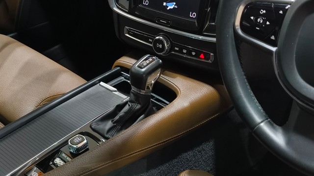 Second-hand 2019 Volvo S90 D4 Inscription BSIV for sale in Bangalore-13