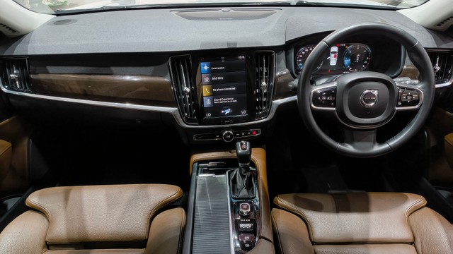 Second-hand 2019 Volvo S90 D4 Inscription BSIV for sale in Bangalore-16