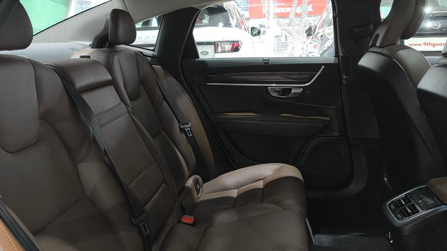 Second-hand 2019 Volvo S90 D4 Inscription BSIV for sale in Bangalore-6