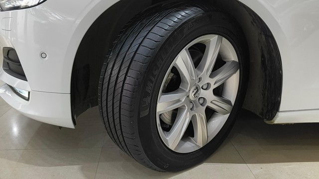 Second-hand 2019 Volvo S90 D4 Inscription BSIV for sale in Bangalore-15