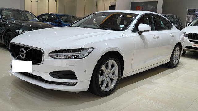 Second-hand 2019 Volvo S90 D4 Inscription BSIV for sale in Bangalore-4