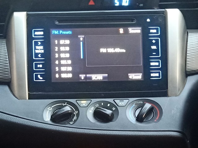 Second-hand 2019 Toyota Innova Crysta 2.4 G Plus MT BSIV for sale in New Delhi-20