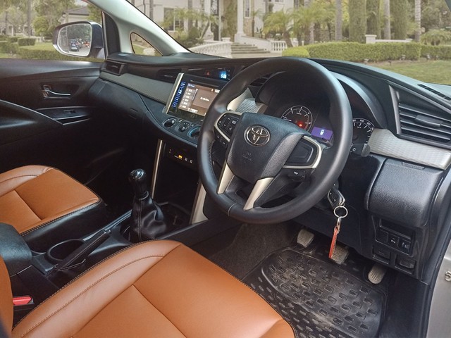 Second-hand 2019 Toyota Innova Crysta 2.4 G Plus MT BSIV for sale in New Delhi-6