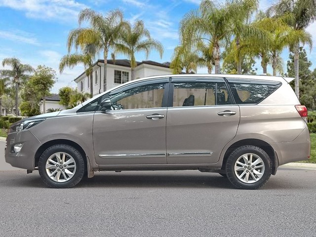 Second-hand 2019 Toyota Innova Crysta 2.4 G Plus MT BSIV for sale in New Delhi-3
