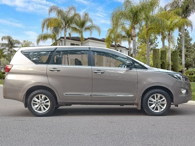 Second-hand 2019 Toyota Innova Crysta 2.4 G Plus MT BSIV for sale in New Delhi-1