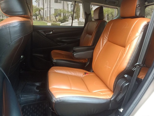 Second-hand 2019 Toyota Innova Crysta 2.4 G Plus MT BSIV for sale in New Delhi-16