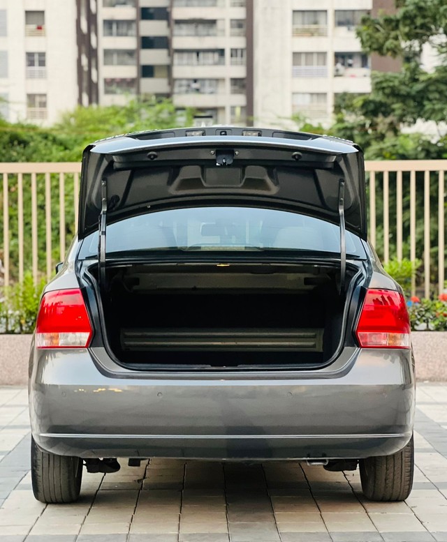 Second-hand 2013 Volkswagen Vento Petrol Breeze for sale in Surat-13