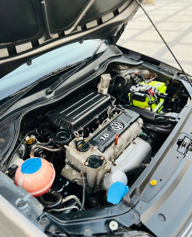 Second-hand 2013 Volkswagen Vento Petrol Breeze for sale in Surat-5