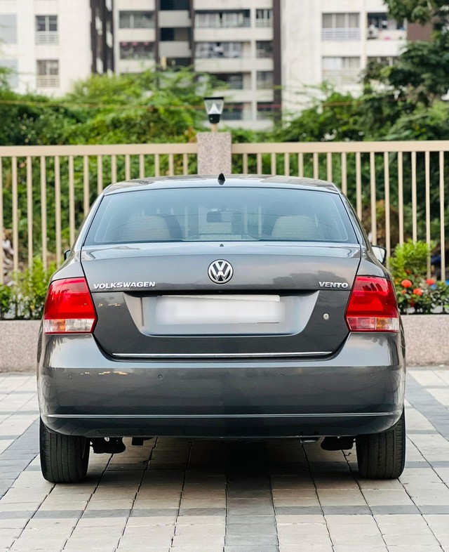 Second-hand 2013 Volkswagen Vento Petrol Breeze for sale in Surat-2