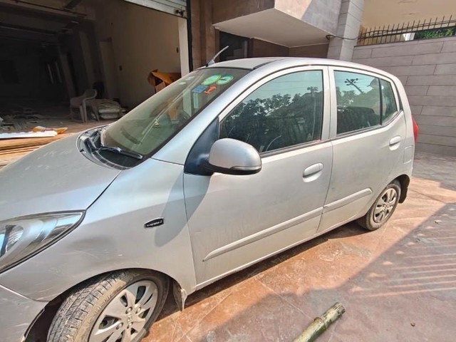 Second-hand 2012 Hyundai i10 Asta Sunroof AT for sale in Gorakhpur