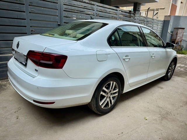 Second-hand 2016 Volkswagen Jetta 2.0L TDI Highline AT for sale in Chennai-6