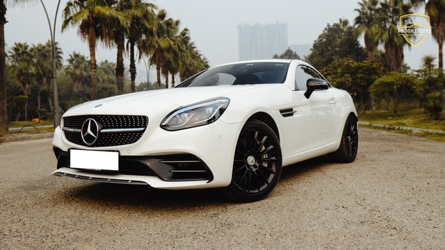 Second-hand 2018 Mercedes-Benz SLC AMG 43 Red Art for sale in New Delhi-3