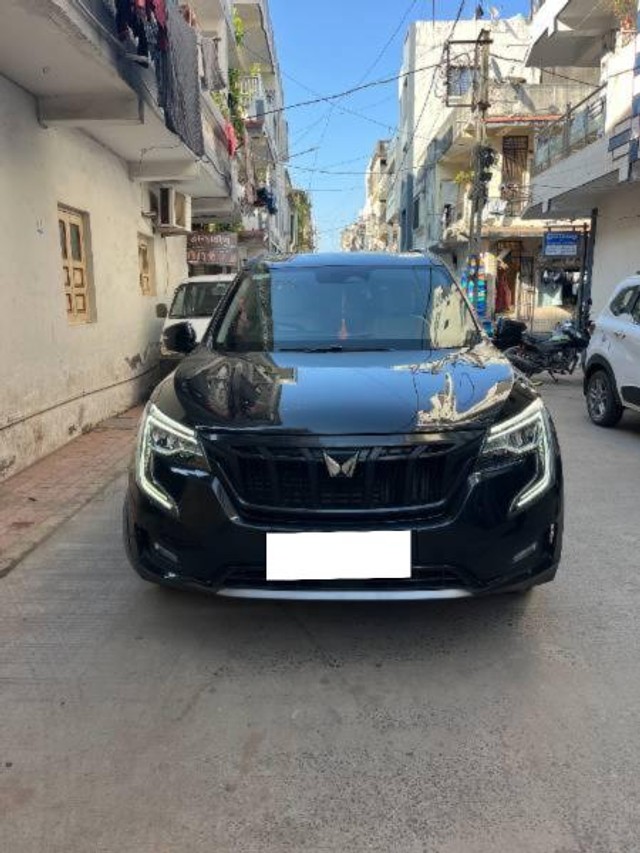 Second-hand 2024 Mahindra XUV700 AX7 7Str Diesel for sale in Surat