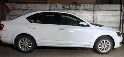 Second-hand 2014 Skoda Octavia Elegance 2.0 TDI AT for sale in Aurangabad