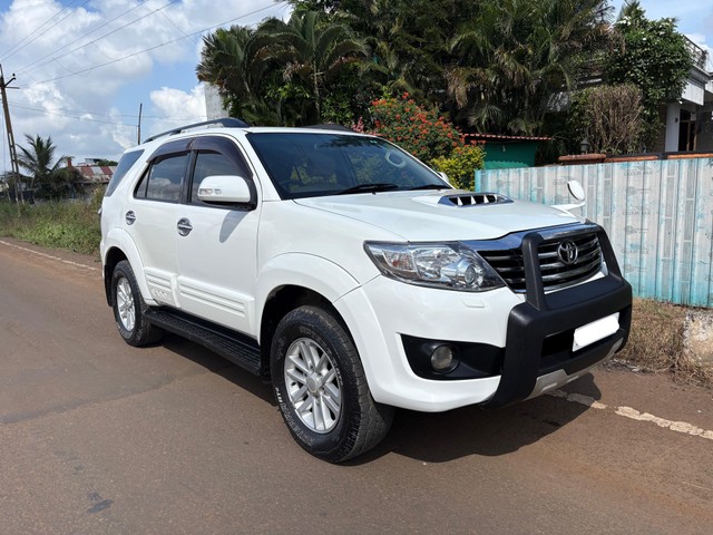 Second-hand 2013 Toyota Fortuner 4x2 Manual for sale in Kolhapur-10