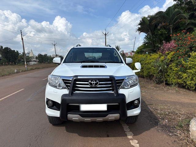 Second-hand 2013 Toyota Fortuner 4x2 Manual for sale in Kolhapur-5