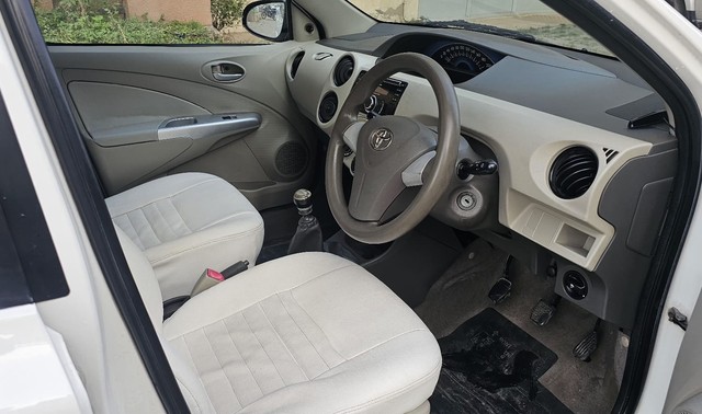 Second-hand 2014 Toyota Etios Liva GD for sale in Nagpur-9