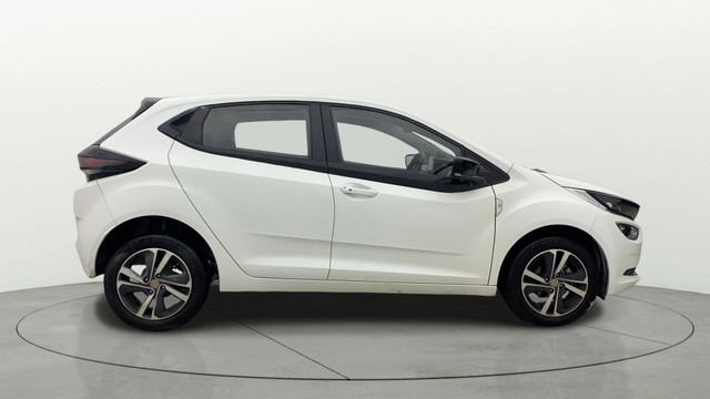 Second-hand 2023 Tata Altroz XZ Plus Diesel for sale in Coimbatore-1