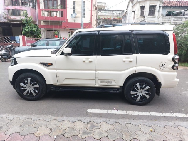 Second-hand 2019 Mahindra Scorpio S6 Plus 7 Seater for sale in Jabalpur-3