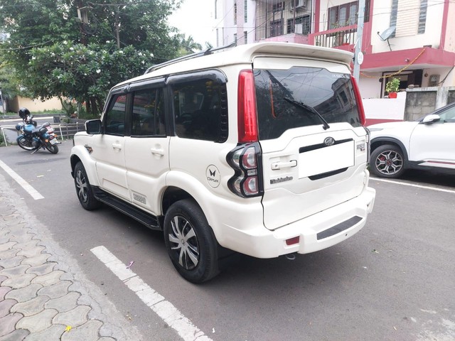 Second-hand 2019 Mahindra Scorpio S6 Plus 7 Seater for sale in Jabalpur-9