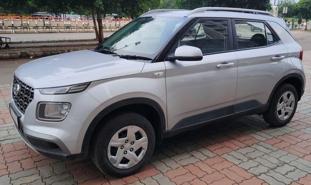 Second-hand 2022 Hyundai Venue S for sale in Rajkot-0