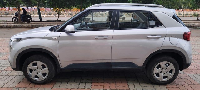 Second-hand 2022 Hyundai Venue S for sale in Rajkot-2