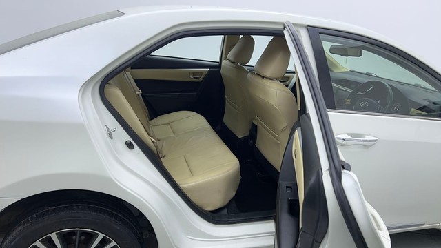 Second-hand 2018 Toyota Corolla Altis Petrol LE for sale in Noida-39