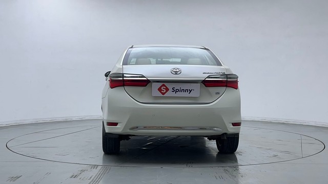 Second-hand 2018 Toyota Corolla Altis Petrol LE for sale in Noida-4