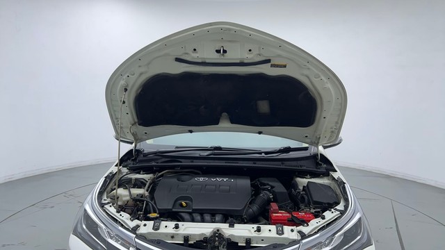 Second-hand 2018 Toyota Corolla Altis Petrol LE for sale in Noida-8