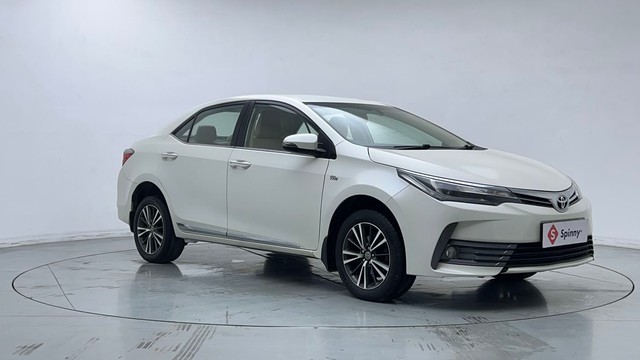Second-hand 2018 Toyota Corolla Altis Petrol LE for sale in Noida-1