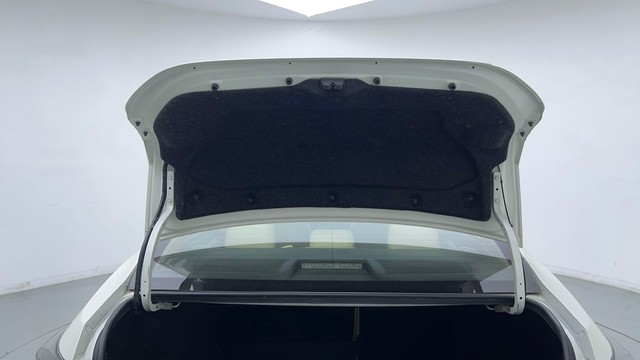 Second-hand 2018 Toyota Corolla Altis Petrol LE for sale in Noida-23