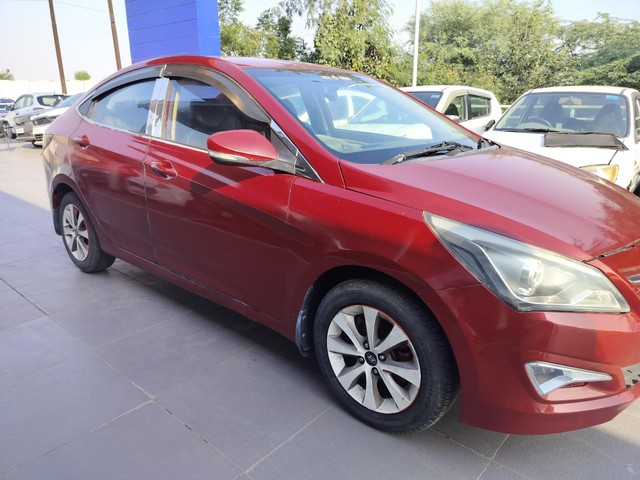 Second-hand 2015 Hyundai Verna 1.4 CRDi for sale in Etawah-4
