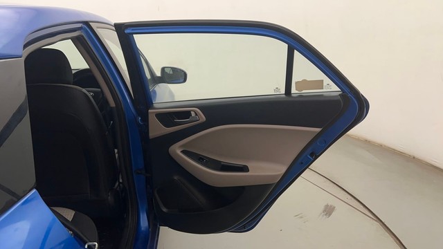 Second-hand 2018 Hyundai i20 1.2 Asta for sale in Mumbai-31