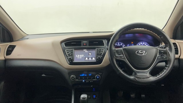 Second-hand 2018 Hyundai i20 1.2 Asta for sale in Mumbai-11