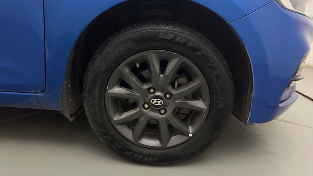 Second-hand 2018 Hyundai i20 1.2 Asta for sale in Mumbai-17